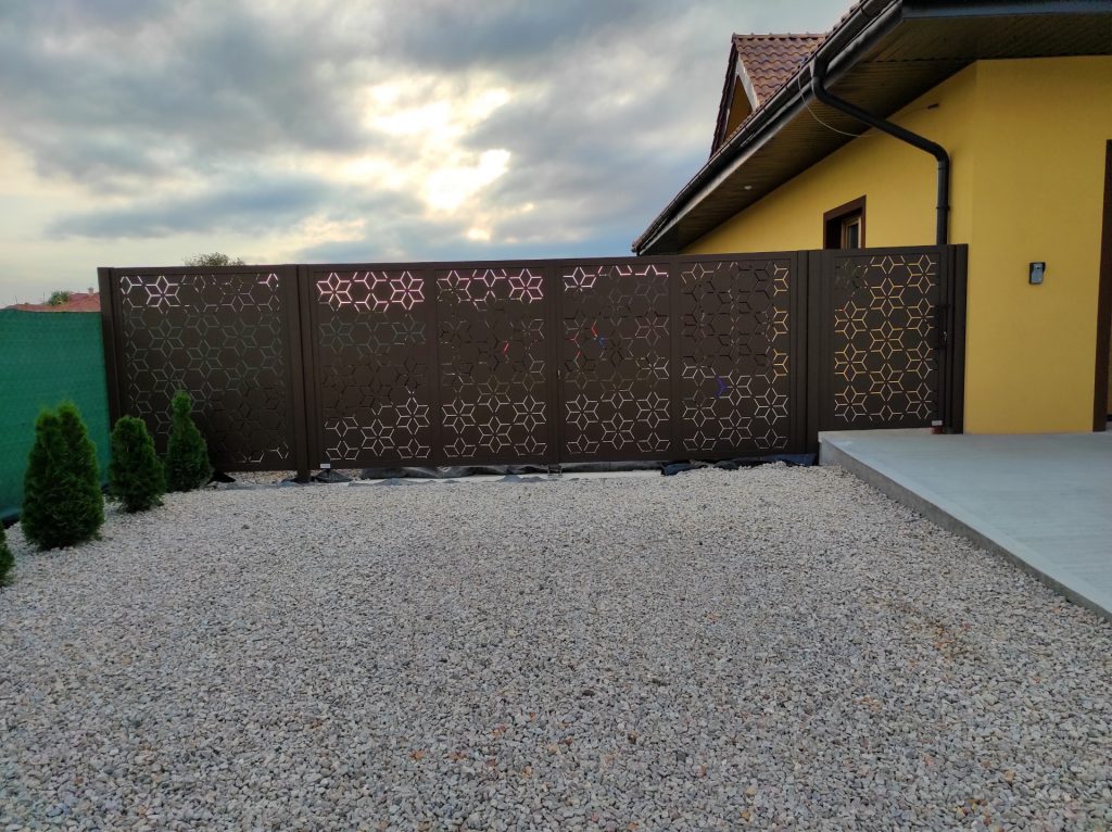Prémiové brány a bránka s oplotením